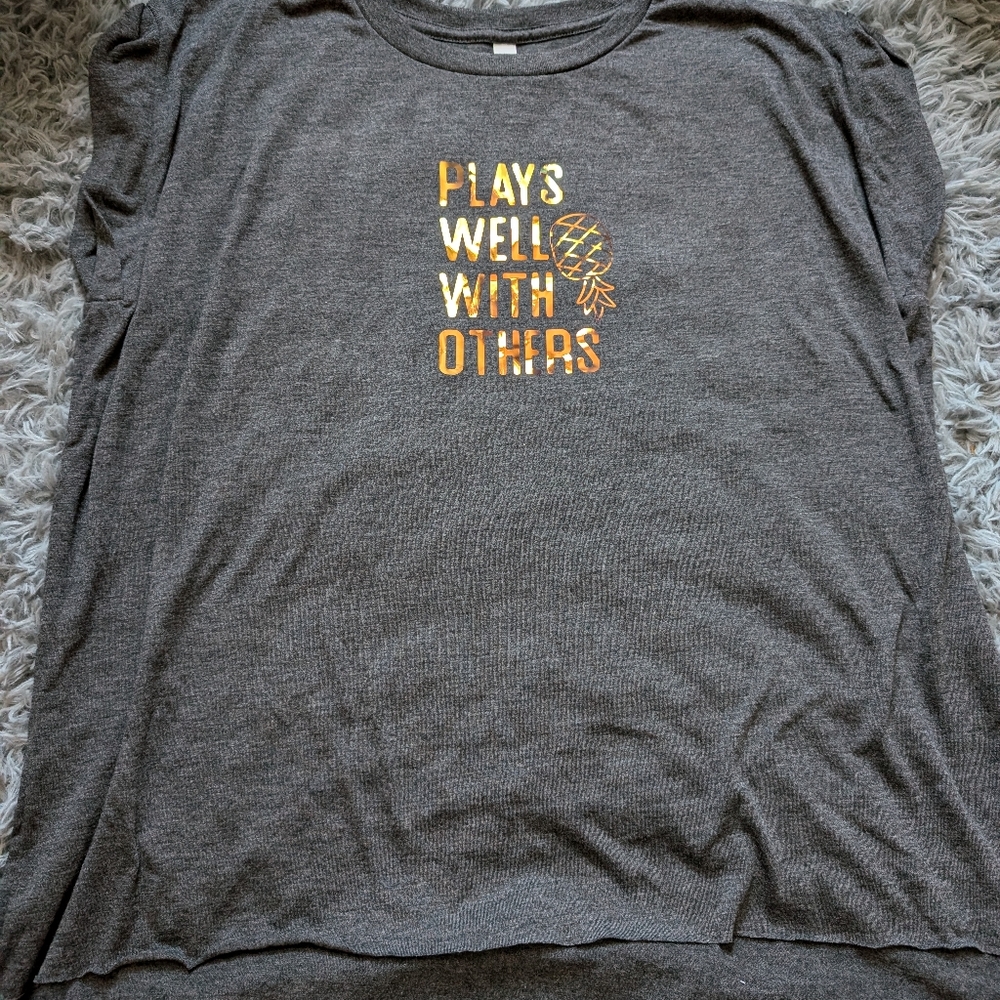 Plays‎ well with others muscle tee xl